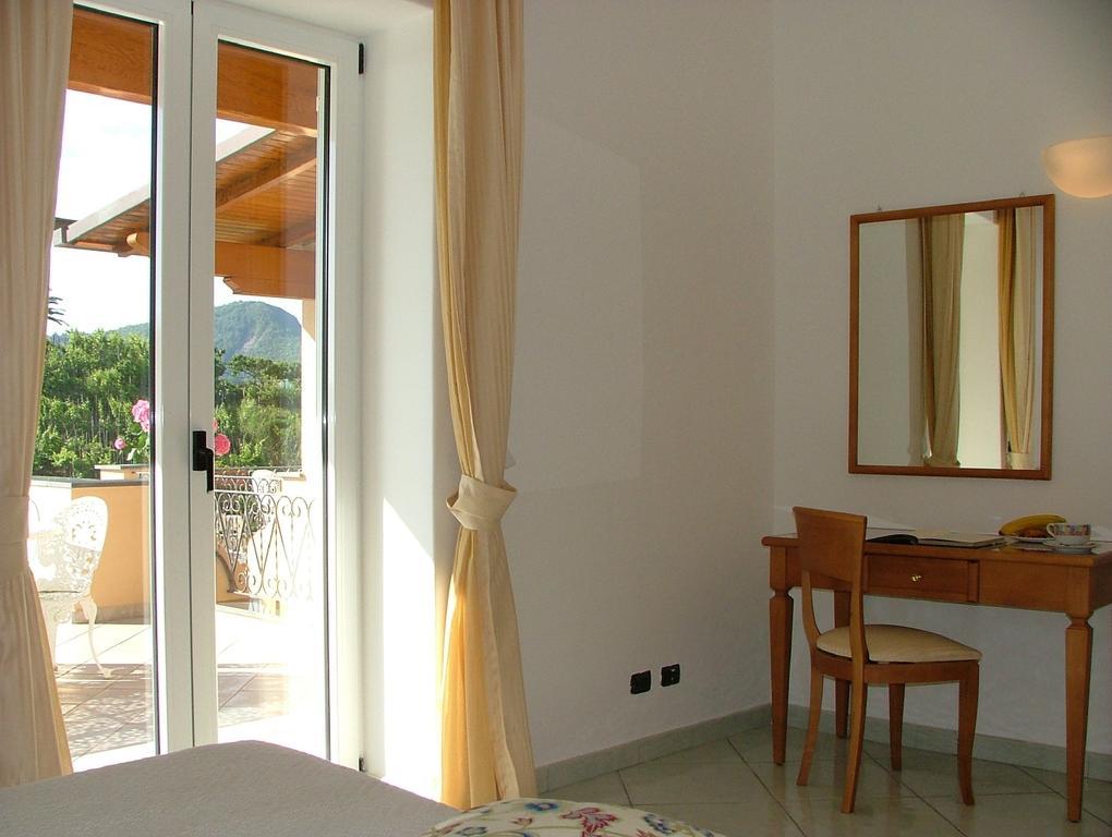 Villa Rosalia Barano dʼIschia Oda fotoğraf